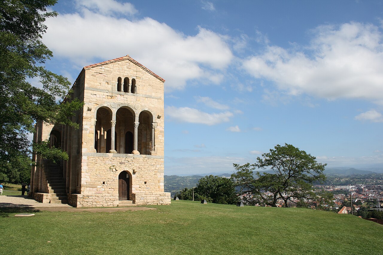 Santa María del Naranco, Oviedo